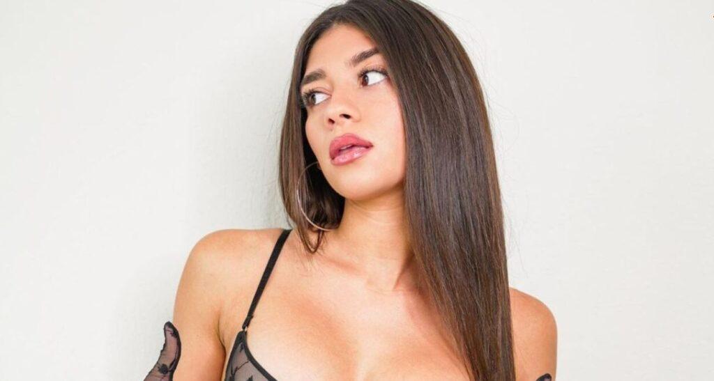 Laura Perez: Η μελαχρινή που προκαλεί «πανικό» με την πίσω όψη της (φωτo)