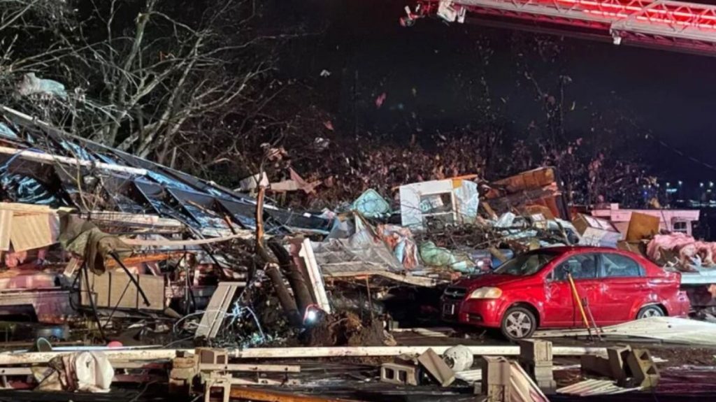 Καταφθάνει στη Νέα Υόρκη η καταιγίδα που έπληξε το Τενεσί και άφησε πίσω έξι νεκρούς