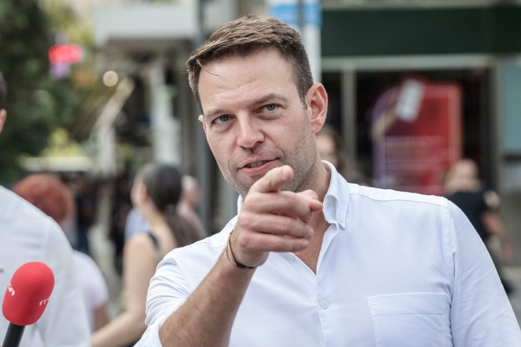 «Διάδραση» με την κοινωνία ζητά ο Σ.Κασσελάκης για να παρακάμψει τα ΜΜΕ