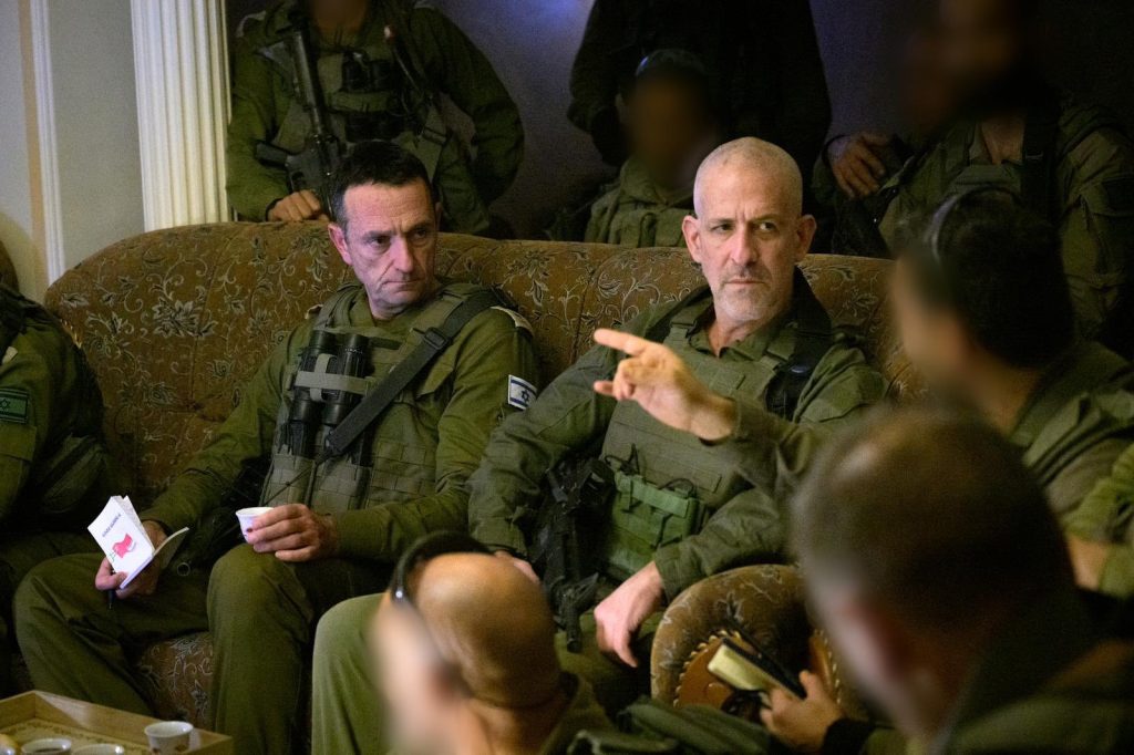 Στη Γάζα ο επικεφαλής των Ισραηλινών Αμυντικών Δυνάμεων και ο αρχηγός της Σιν Μπετ – Επισκέφτηκαν την Χαν Γιουνίς