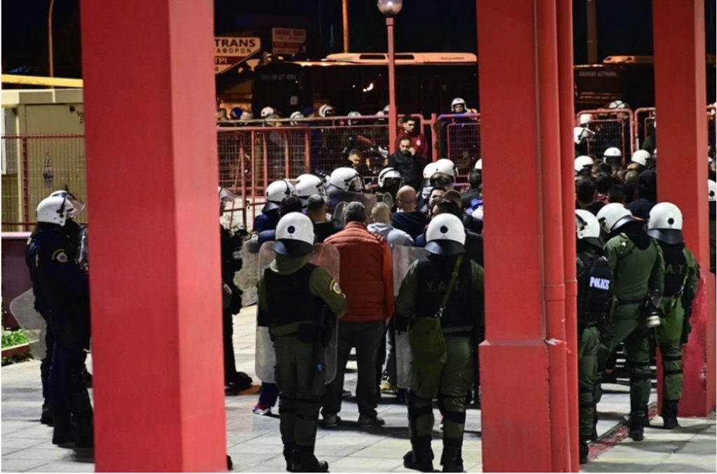 Βίντεο-ντοκουμέντο από τη στιγμή της εκτόξευσης της φωτοβολίδας κατά του αστυνομικού στου Ρέντη