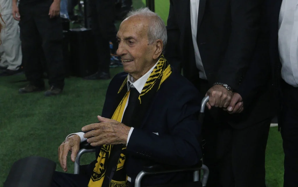 Οι παλαίμαχοι παίκτες της ΑΕΚ αποχαιρετούν τον Κ.Νεστορίδη: «Δεν υπάρχουν λόγια για το ποδοσφαιρικό μεγαλείο του»