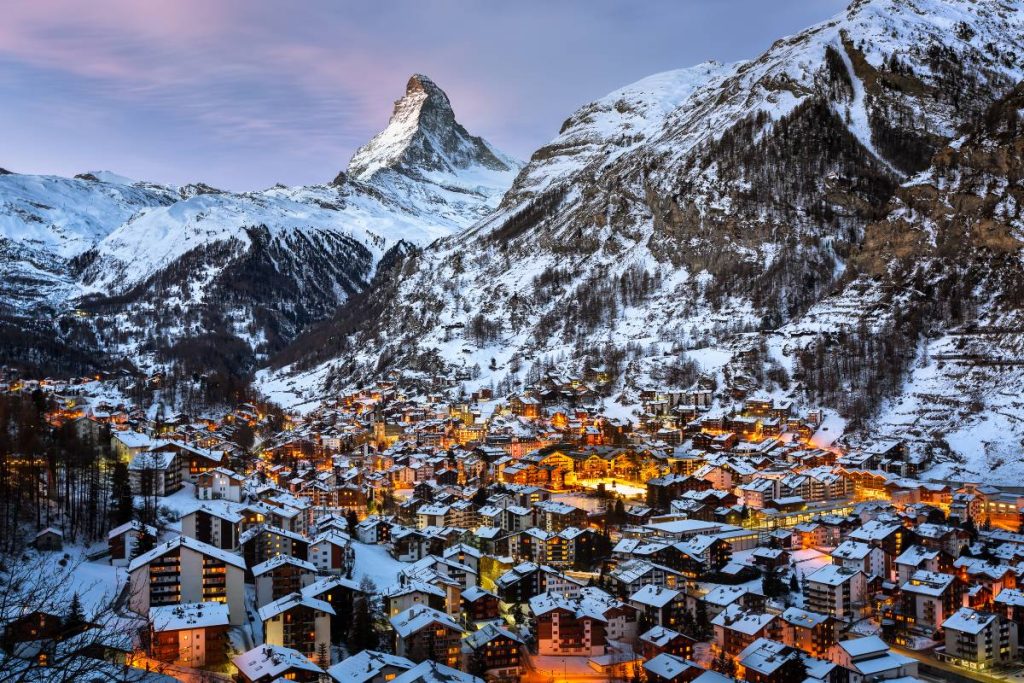 Ζερμάτ: Το διάσημο ορειβατικό και χειμερινό θέρετρο στις Άλπεις που «μαγεύει» τους επισκέπτες