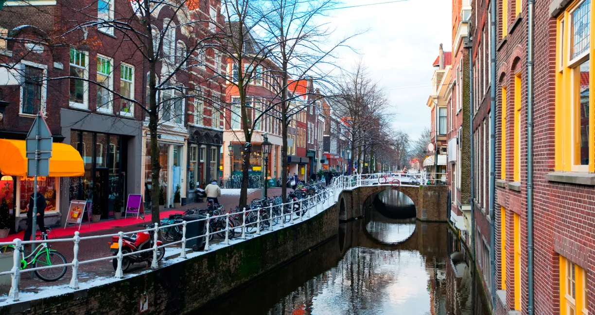 Ολλανδία: Νομιμοποιείται από τις 15 Δεκεμβρίου η κάνναβη