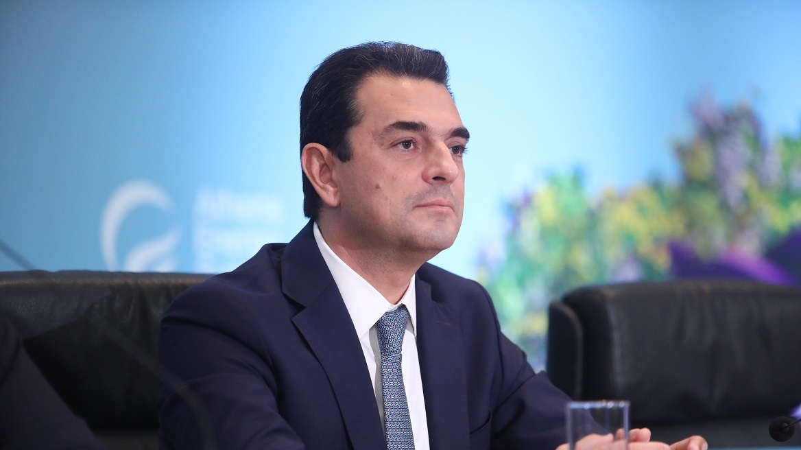 Τι άλλο θα δούμε: Ο υπουργός Ανάπτυξης Κώστας Σκρέκας σε ρόλο πωλητή των σούπερ μάρκετ «Μασούτης»!