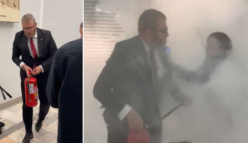 Βίντεο: Δεξιός βουλευτής «ψεκάζει» μία επτάφωτη εβραϊκή λυχνία στο πολωνικό κοινοβούλιο – Την είχαν ανάψει για την Χανουκά