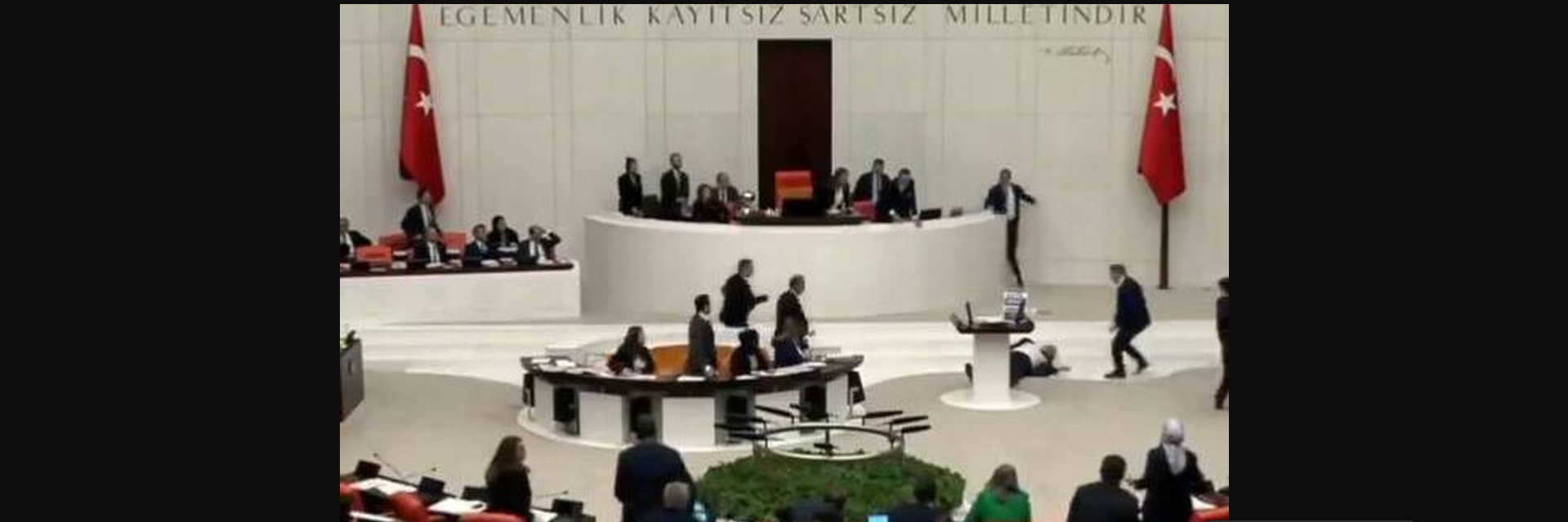 Πέθανε ο Τούρκος βουλευτής που υπέστη καρδιακή προσβολή μέσα στο κοινοβούλιο