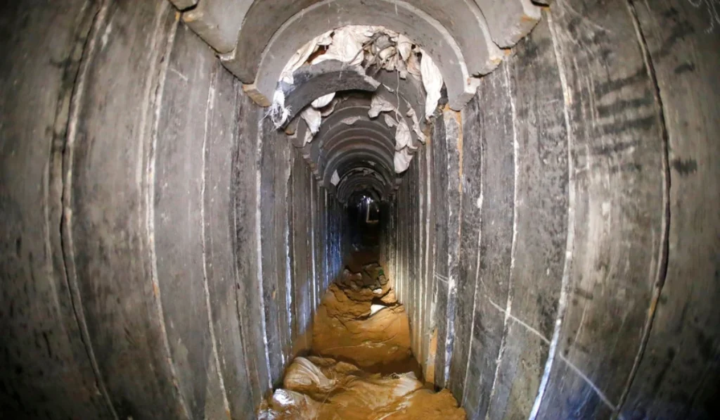 Γάζα: Ο εκπρόσωπος του ισραηλινού Στρατού έδωσε στη δημοσιότητα βίντεο με νεκρά μέλη της Χαμάς σε τούνελ