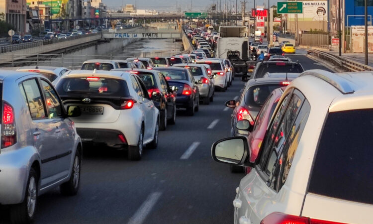 Κυκλοφοριακές ρυθμίσεις σήμερα και αύριο στον Κηφισό στο ρεύμα προς Πειραιά