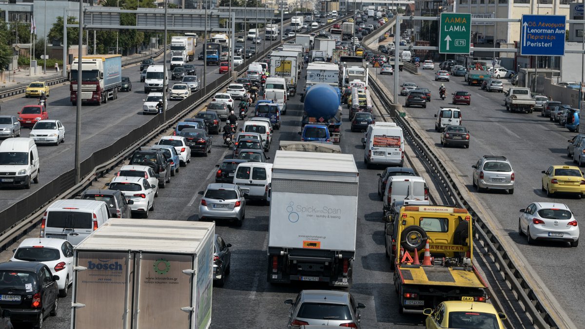 Κυκλοφοριακό «χάος» στους δρόμους της Αττικής – Ποιοι είναι στο «κόκκινο» (χάρτης)