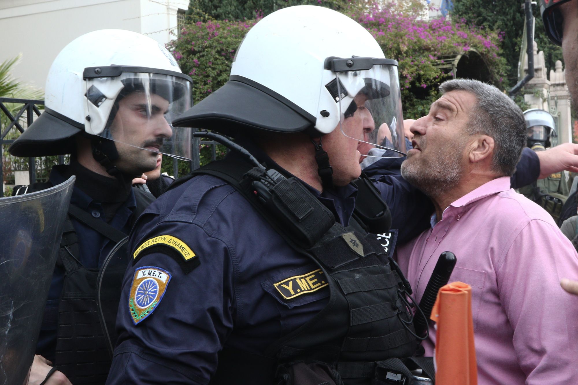 Ένταση έξω από το ΥΠΕΣ: Χημικά στην πορεία ΑΔΕΔΥ, ΠΟΕΔΗΝ και ΠΟΕ – ΟΤΑ