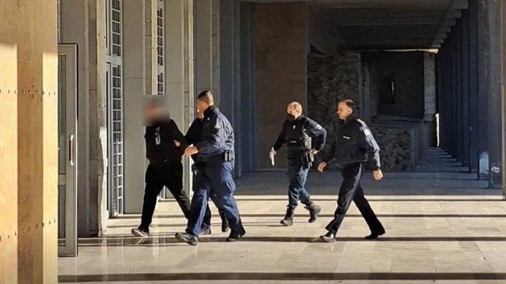 Θεσσαλονίκη: Ο 37χρονος ιδιοκτήτης των σκύλων που σκότωσαν την 50χρονη είχε κατηγορηθεί για βιασμό 20χρονης