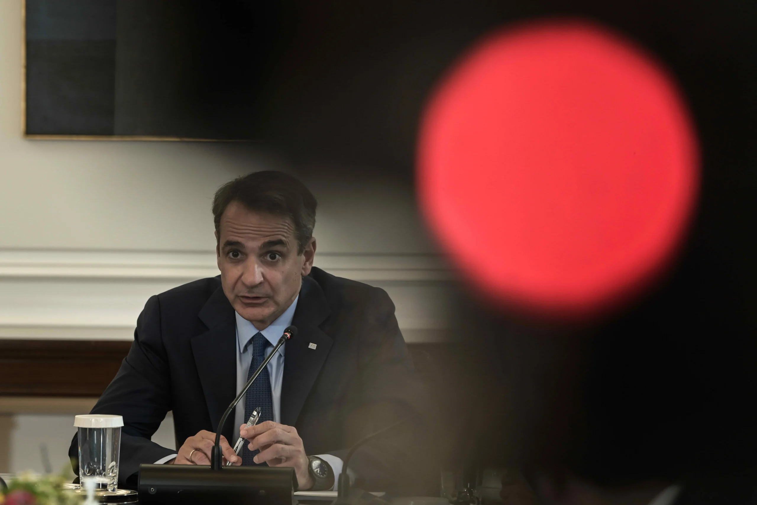 Απόφαση-«ράπισμα» στην κυβέρνηση από την ΕΕ – Απαγορεύεται η παρακολούθηση με πρόσχημα την «εθνική ασφάλεια»