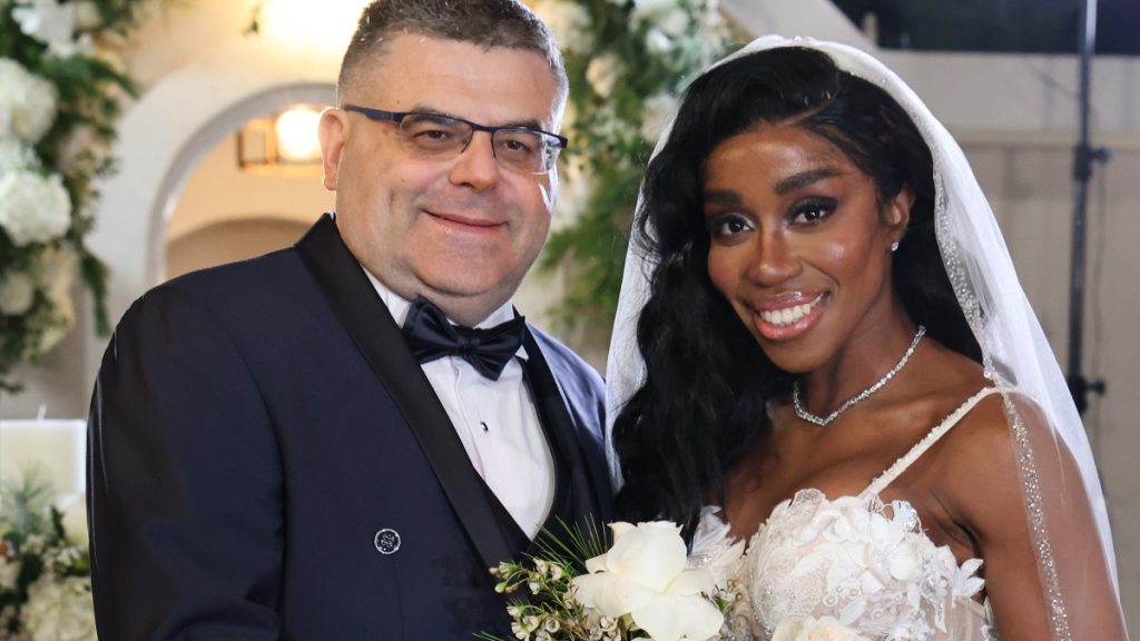 Ε.Ελέτσι για τον γάμο της: «Γιατί να καλέσω την Α.Παναγιώταρου στον γάμο; Για να πάει χάλια;»