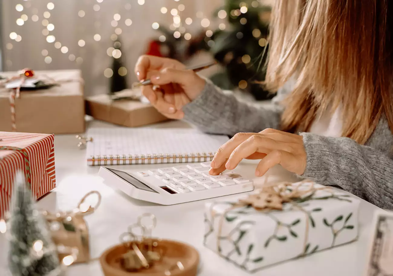 Δώρο Χριστουγέννων: Μέχρι πότε καταβάλλεται στον ιδιωτικό τομέα – Πώς υπολογίζεται