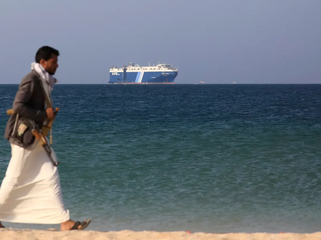 Έρχεται νέο «κύμα» ακρίβειας λόγω των επιθέσεων των Χούθι στην Ερυθρά Θάλασσα: Τα πλοία κάνουν πλέον τον περίπλου της Αφρικής!