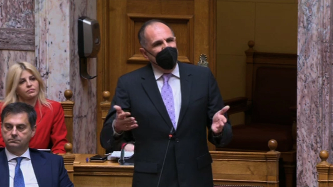 Γιώργος Γεραπετρίτης: Διαγνώστηκε με κορωνοϊό την Τρίτη – Εμφανίστηκε με μάσκα στη Βουλή