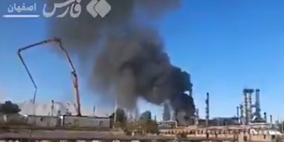 Ιράν: Πυρκαγιά σε διυλιστήριο πετρελαίου – Τραυματίστηκαν τέσσερις άνθρωποι