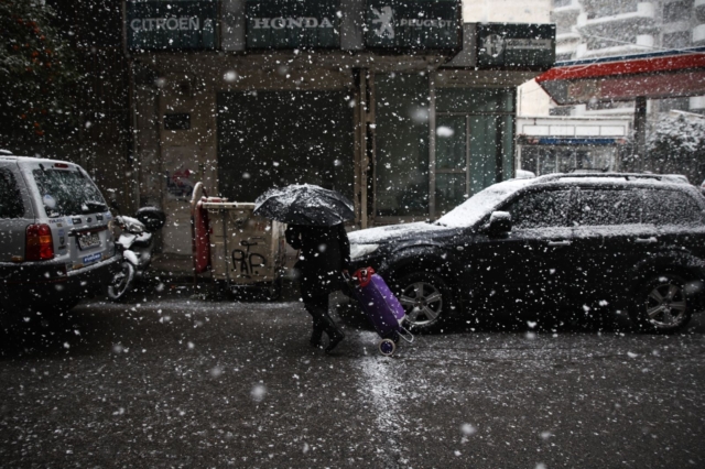Καιρός: Σαββατοκύριακο με χιόνια, καταιγίδες και θυελλώδεις ανέμους