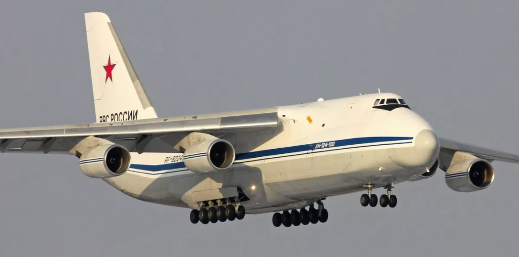 Τεράστια αερογέφυρα με An-124 από την Ασία προς την Μόσχα – Μεταφέρουν στρατεύματα και οπλικά συστήματα