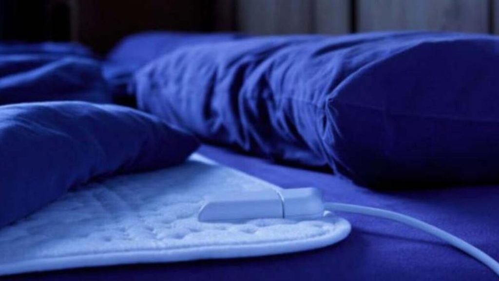 Κοιμάστε με θερμαινόμενη κουβέρτα; – Αυτοί είναι οι κίνδυνοι για την υγεία