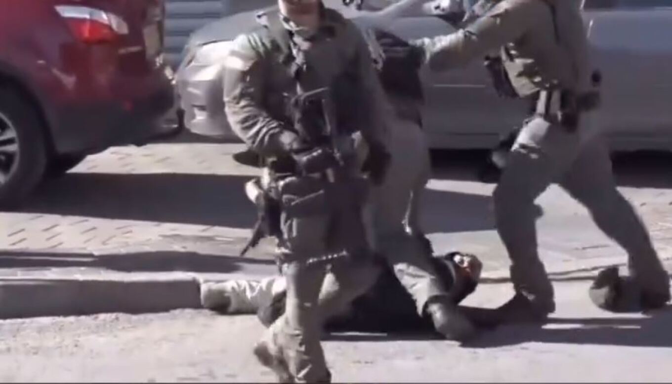 Ιερουσαλήμ: Άγριος ξυλοδαρμός Τούρκου φωτορεπόρτερ του Anadolu από Ισραηλινούς αστυνομικούς (βίντεο)