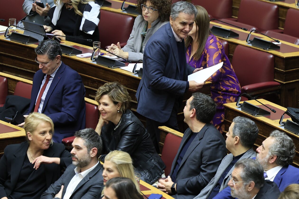 Βουλή: Τα χαμόγελα Ε.Τσακαλώτου – Α.Τσίπρα (φωτο) 