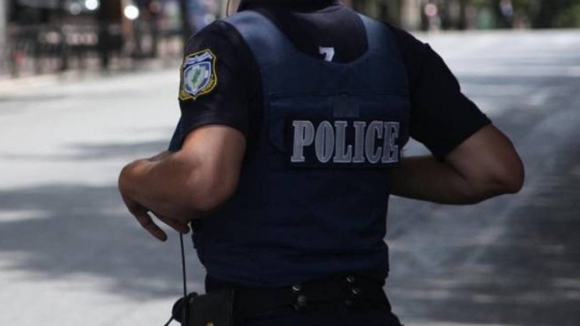 Βοιωτία: Ο αστυνομικός που τραυμάτισε με μαχαίρι την πρώην του είχε προσπαθήσει και να την… κάψει