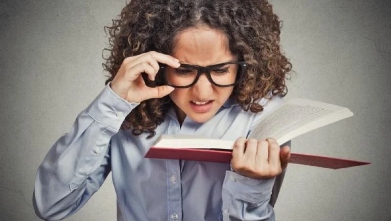 Έχετε αναρωτηθεί; – Γιατί βλέπουμε καλύτερα όταν μισοκλείνουμε τα μάτια;