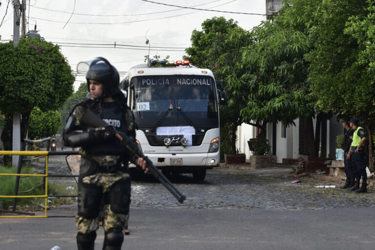 Παραγουάη: Μακελειό σε επιχείρηση μεταγωγής φυλακισμένου αρχηγού συμμορίας – 10 νεκροί ανάμεσά τους & ένας αστυνομικός! (βίντεο)