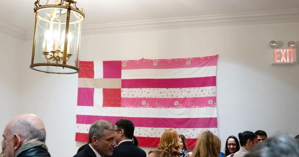 Σ.Κασσελάκης για ροζ σημαία: «Δεν περιμένω από τον κ. Γεραπετρίτη να υποκλιθεί μπροστά στην τέχνη αλλά τουλάχιστον ας την αφήσει ήσυχη»