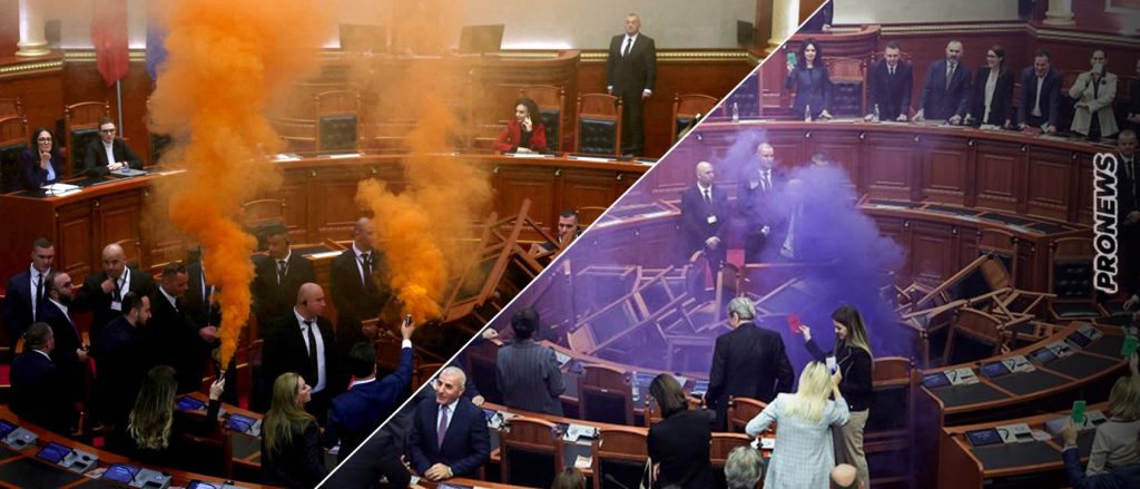 «Χάος» στη Βουλή της Αλβανίας μετά την άρση της βουλευτικής ασυλίας του Σαλί Μπερίσα! –  Αναποδογύρισαν έδρανα και άναψαν καπνογόνα