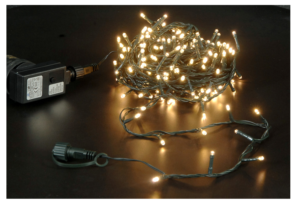 Ο κίνδυνος φωτιάς από τα χριστουγεννιάτικα λαμπάκια – Όλα όσα πρέπει να προσέχετε