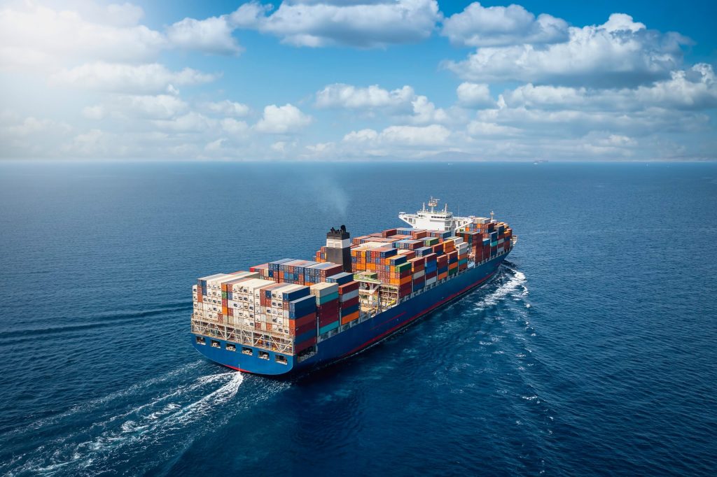 Ερυθρά Θάλασσα: Περισσότερα από 100 πλοία μεταφοράς εμπορευματοκιβωτίων άλλαξαν διαδρομή και πάνε από τη Ν.Αφρική
