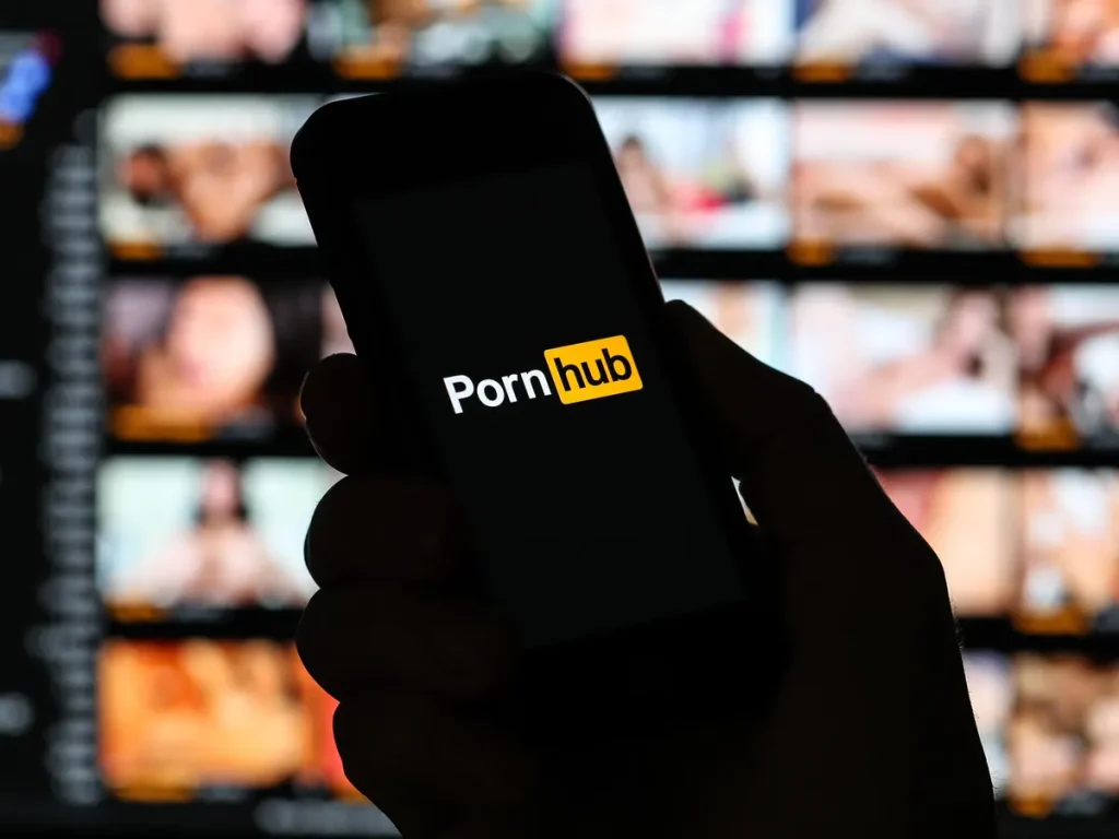 To Pornhub κέρδισε πάνω από 780.000 ευρώ από sex trafficking