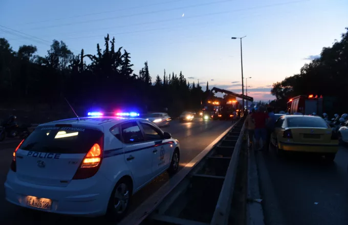 Φορτηγά συγκρούστηκαν στην Αθηνών-Κορίνθου – Από μία λωρίδα η κυκλοφορία