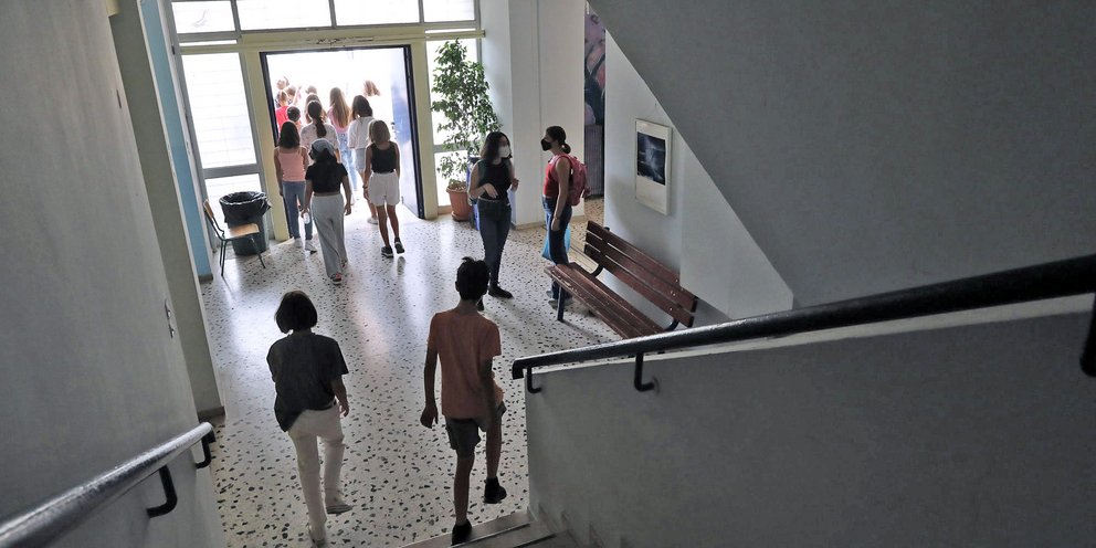 Θεσσαλονίκη: Μαθητής εντόπισε ναρκωτικά στην τουαλέτα του σχολείου και λίγη ώρα αργότερα ξυλοκοπήθηκε άγρια