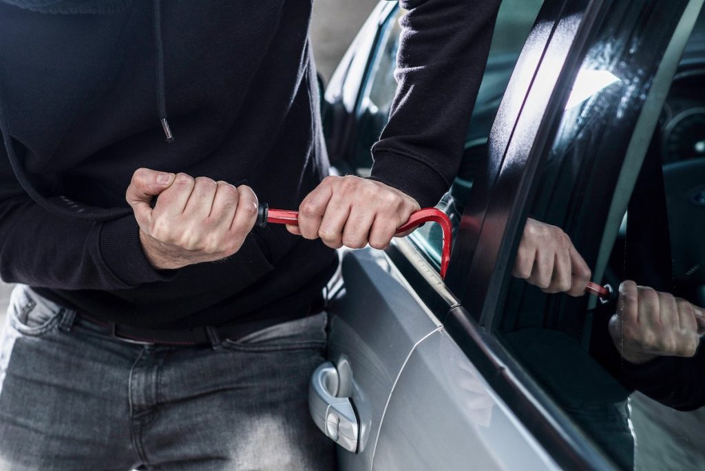 Προσοχή: Με αυτόν τον τρόπο κλέβουν αυτοκίνητα – Πώς τα χακάρουν μέσα σε λίγα λεπτά