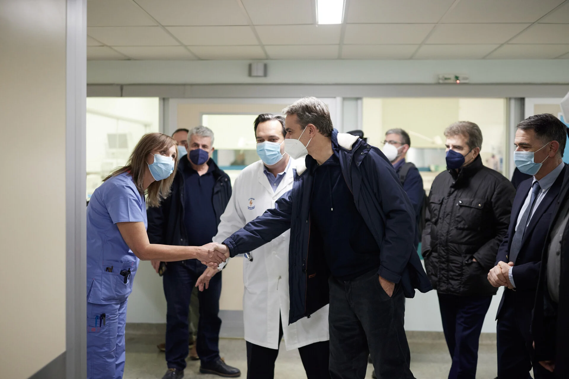 Εργαζόμενοι νοσοκομείου «Αττικόν»: «Ο Κ.Μητσοτάκης ήρθε στα μουλωχτά και νύχτα γιατί φοβήθηκε την υποδοχή μας»