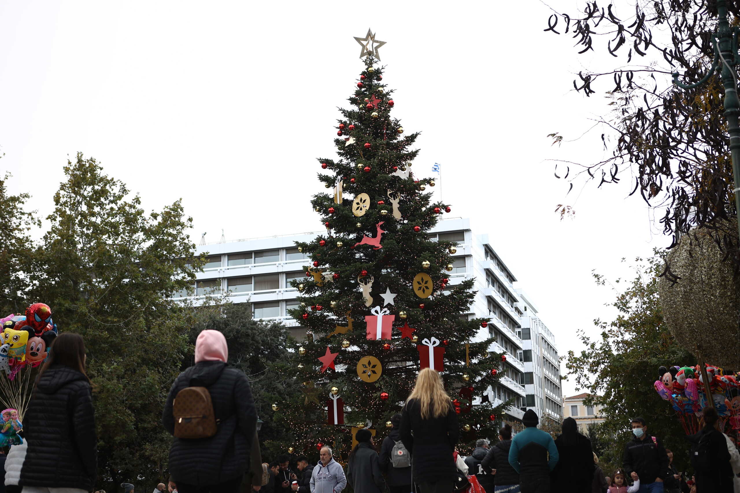 Καιρός: Χριστούγεννα σαν άνοιξη αύριο – Σε υψηλά για την εποχή επίπεδα η θερμοκρασία