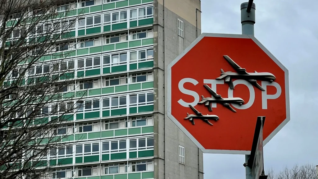 Λονδίνο: Χειροπέδες και σε δεύτερο άτομο για την κλοπή έργου του Banksy