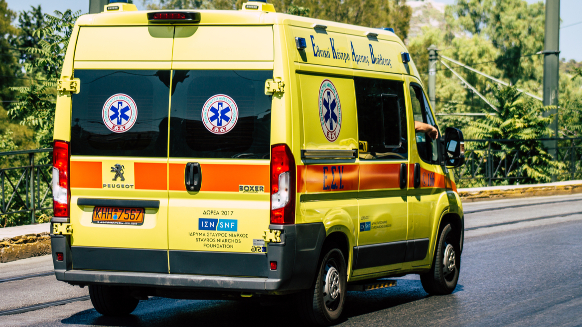 Θεσσαλονίκη: Αυτοκίνητο συγκρούστηκε με μηχανή στον Εύοσμο – Δύο τραυματίες