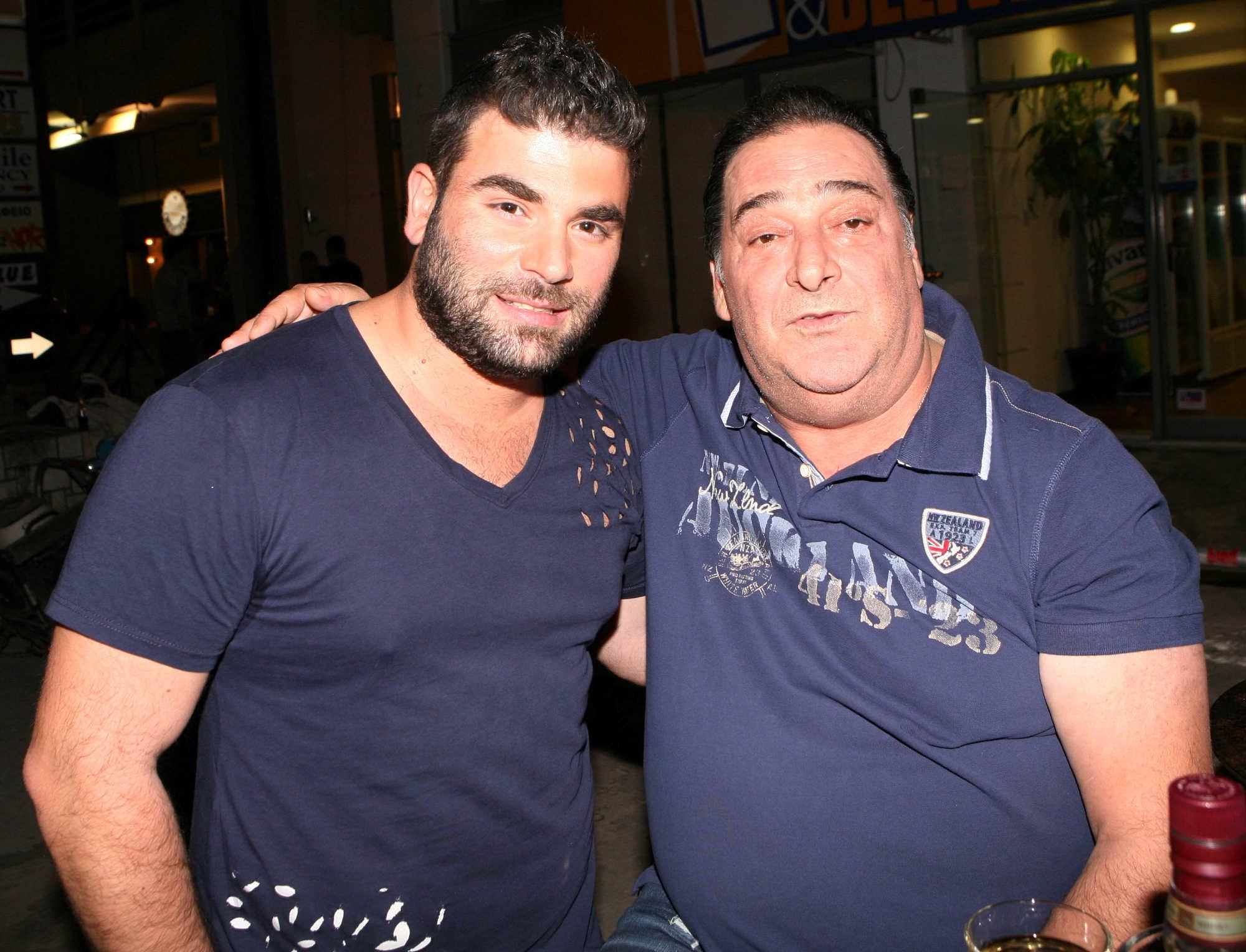 Το συγκινητικό «αντίο» της μητέρας του Π.Παντελίδη στον Β.Καρρά – «Να μου τον κάνεις μια αγκαλιά»