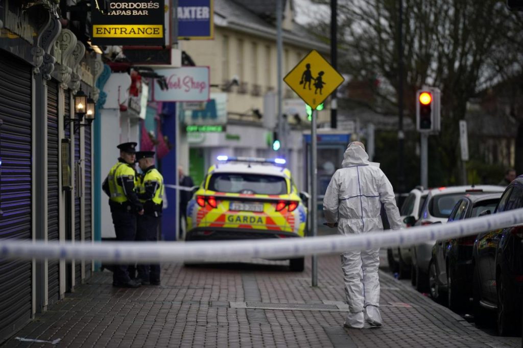 Ένας νεκρός από επίθεση μέσα σε εστιατόριο στην Ιρλανδία (βίντεο)