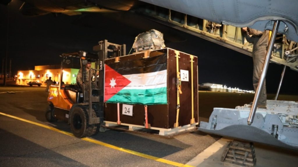 Ο ιορδανικός στρατός πραγματοποίησε αεροπορική ρίψη με βοήθεια στην εκκλησία του Αγίου Πορφυρίου στη Γάζα