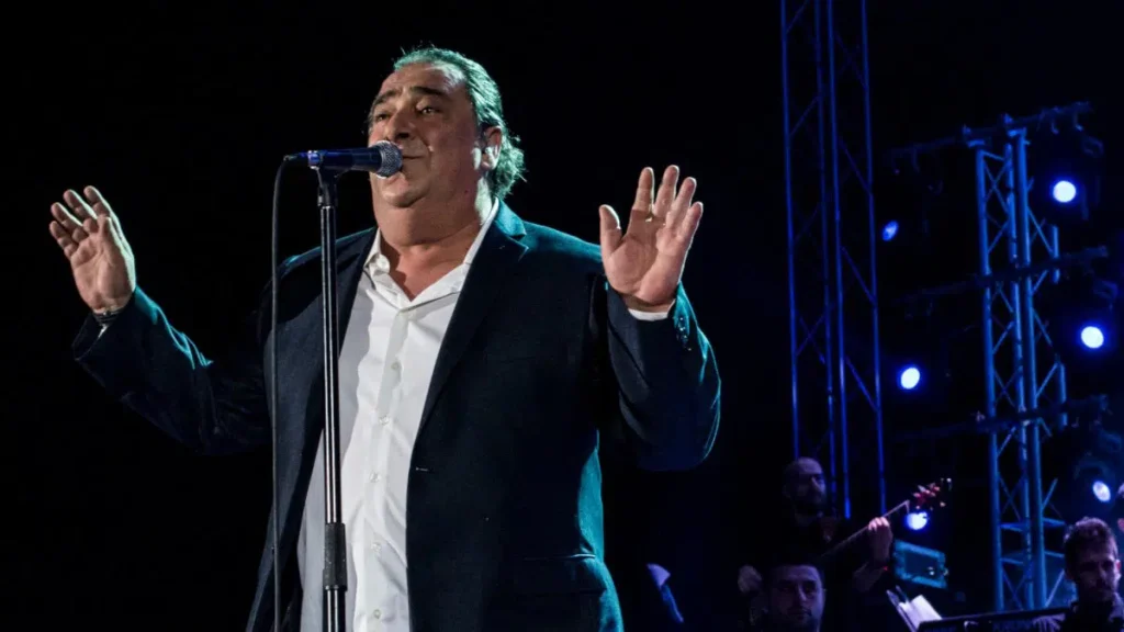 Έκτακτο αφιέρωμα απόψε τα Χριστούγεννα από την ΕΡΤ στη μνήμη του Β.Καρρά 