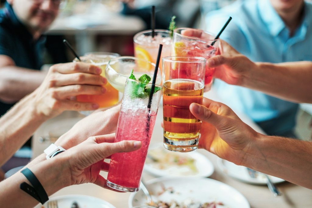 Δείτε πώς να αποφύγετε τα ποτά «μπόμπες» – Οι συμβουλές που θα σας βοηθήσουν