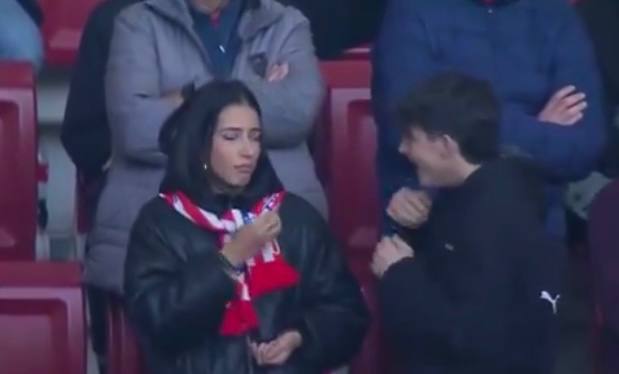 Οπαδός της Ατλέτικο δέχεται «άκυρο» από κοπέλα σε ζωντανή μετάδοση (βίντεο)