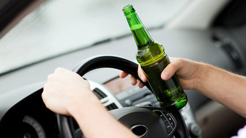 Αλκοόλ: Πόση ώρα διατηρείται στον ανθρώπινο οργανισμό – Πότε μπορείς να οδηγήσεις με ασφάλεια