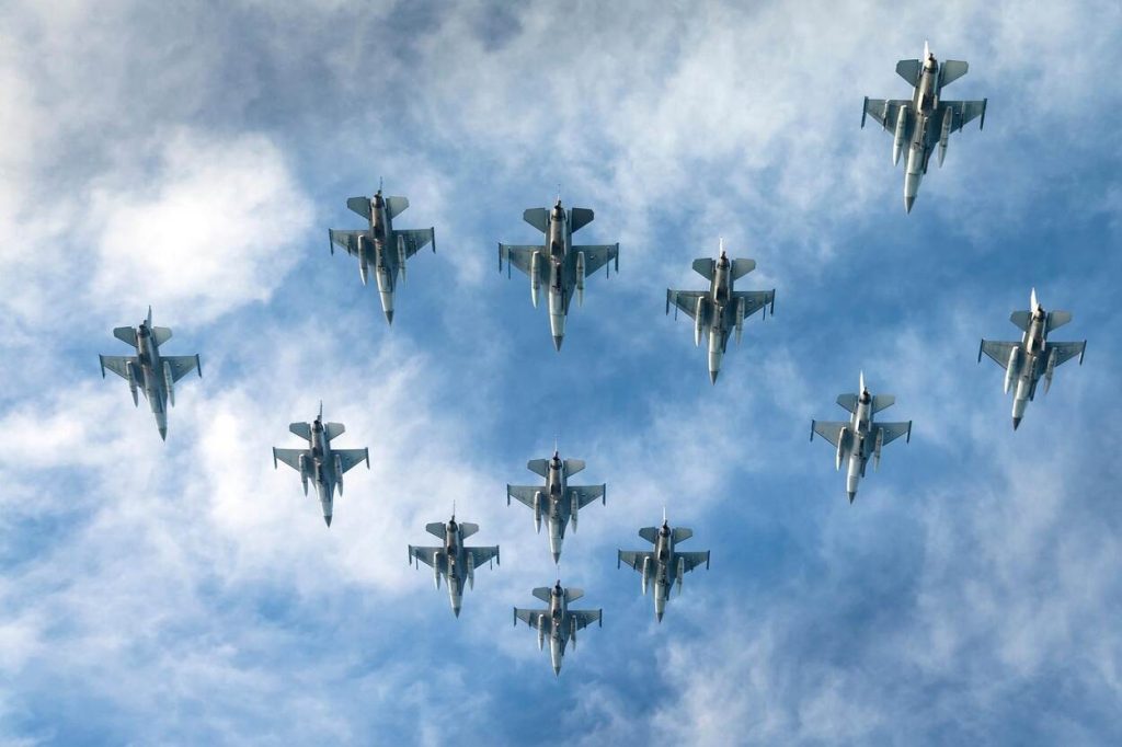 Πώς σχεδιάζει το ΝΑΤΟ να χρησιμοποιήσει το Κίεβο τα F-16 στην Ουκρανία – Ήδη έχουν παραδοθεί 24 μαχητικά!